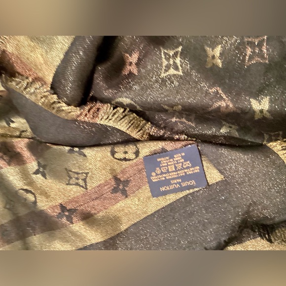 LV Monogram So Shine Silk/GoldenScarf/Shawl 100%Authentic Box included - Picture 4 of 14